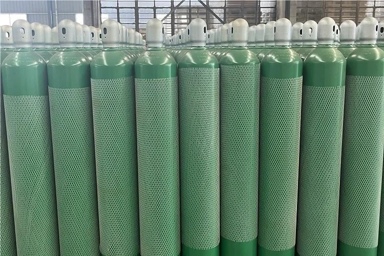 Pequeño cilindro médico de O2